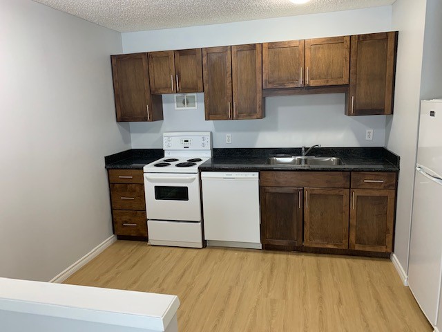 1 Bedroom Rental with Balcony 