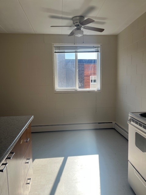2315 7th st E Bright and Spacious 1 Bedroom