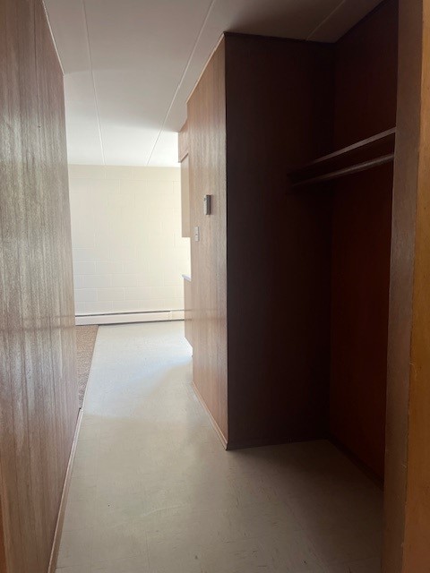 2315 7th st E Bright and Spacious 1 Bedroom