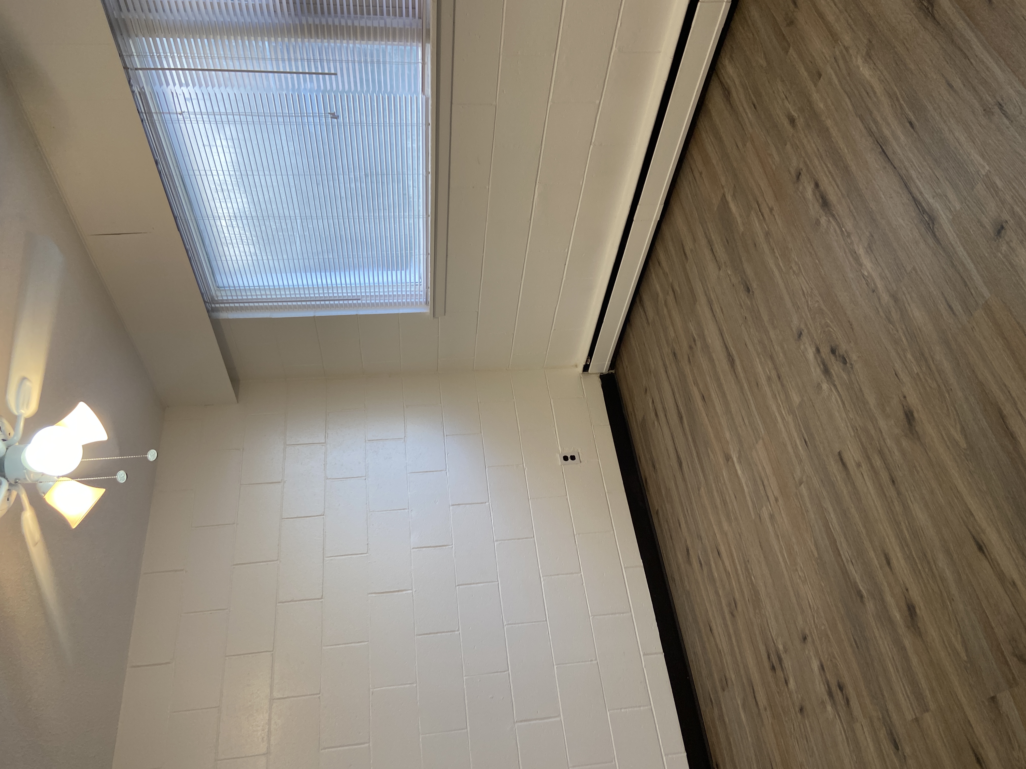 Spacious 2 Bedroom Apartment in a Fantastic East-Side Location!