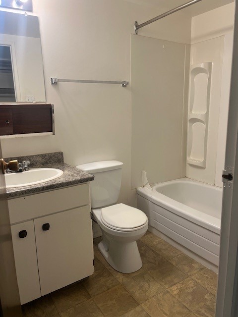 1 Bedroom Lower Suite in a Great East-Side Location! Close to Broadway