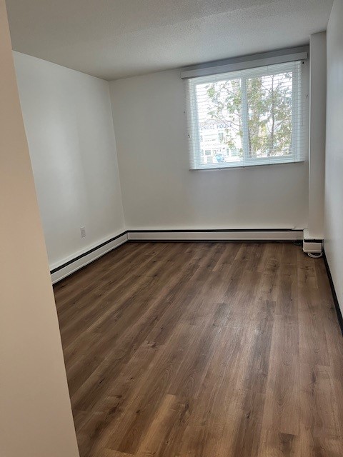 Newly Renovated 2-Bedroom Suite